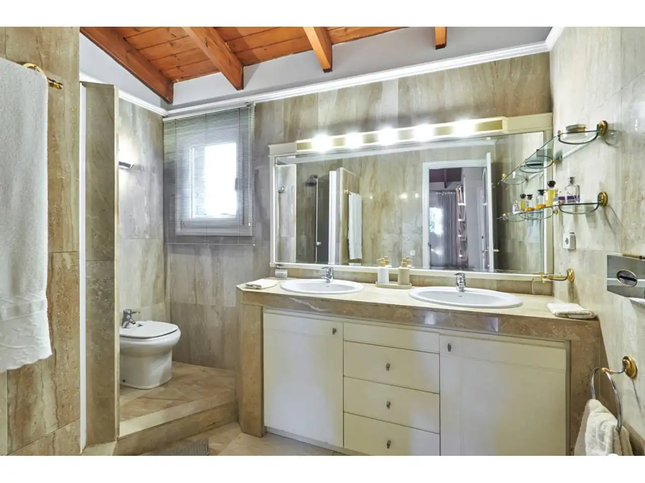 Bathroom of Houses for sale in Sant Cugat del Vallès  with Air Conditioner, Heating and Private garden