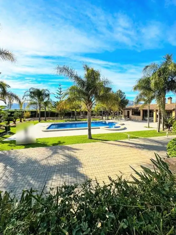 Piscina de Casa o xalet en venda en Orihuela amb Aire condicionat, Jardí privat i Traster