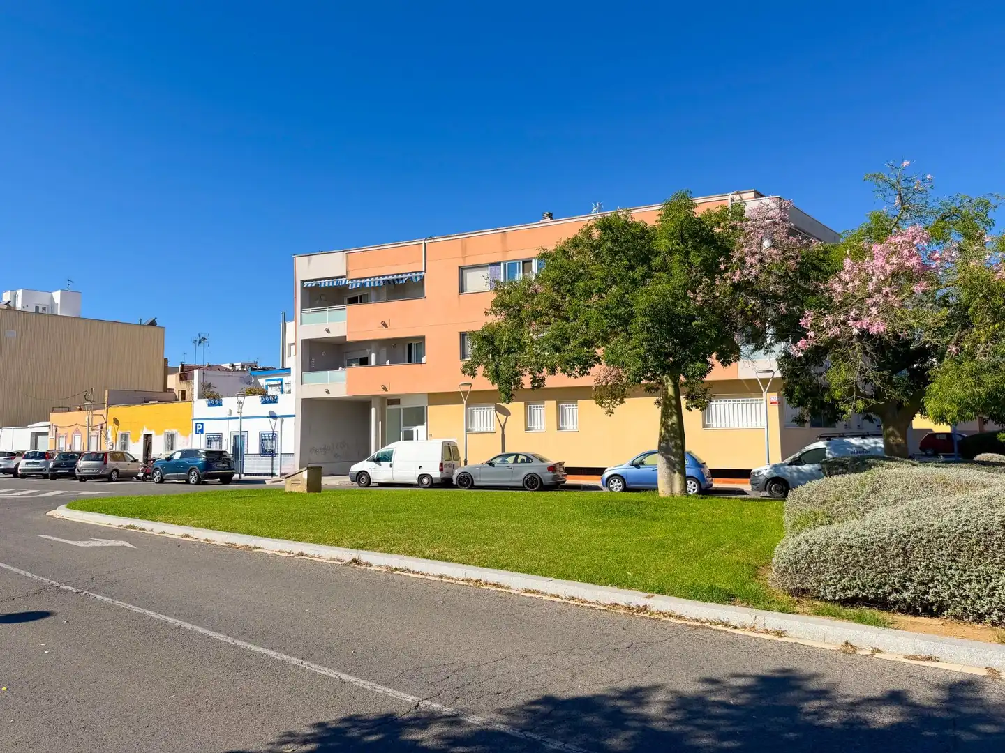 Außenansicht von Wohnung zum Verkauf in Vila-seca mit Parkett