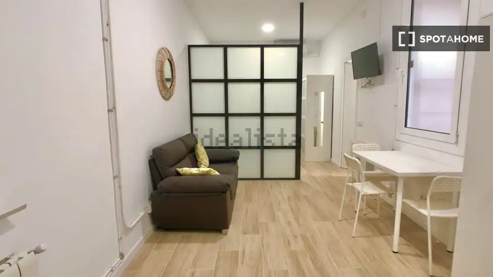 Habitación de Piso de alquiler en Barcelona con Aire acondicionado, Calefacción y Amueblado