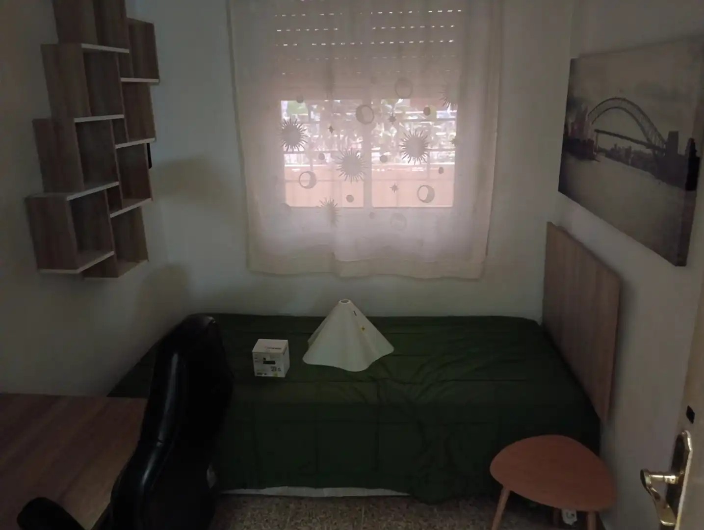 Habitación de Piso de alquiler en Granada con Amueblado