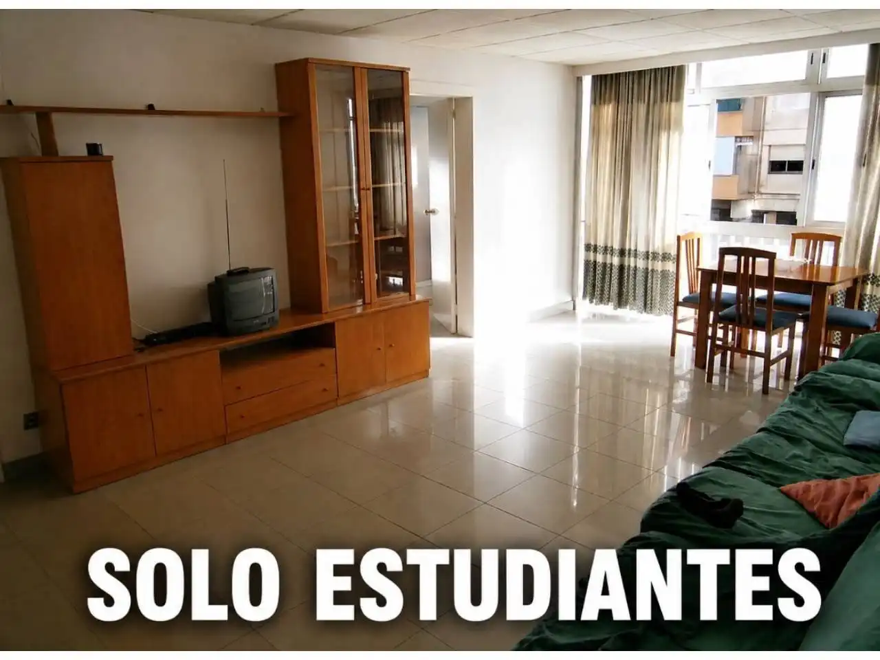 Flat with lift to rent in Calle diagonal