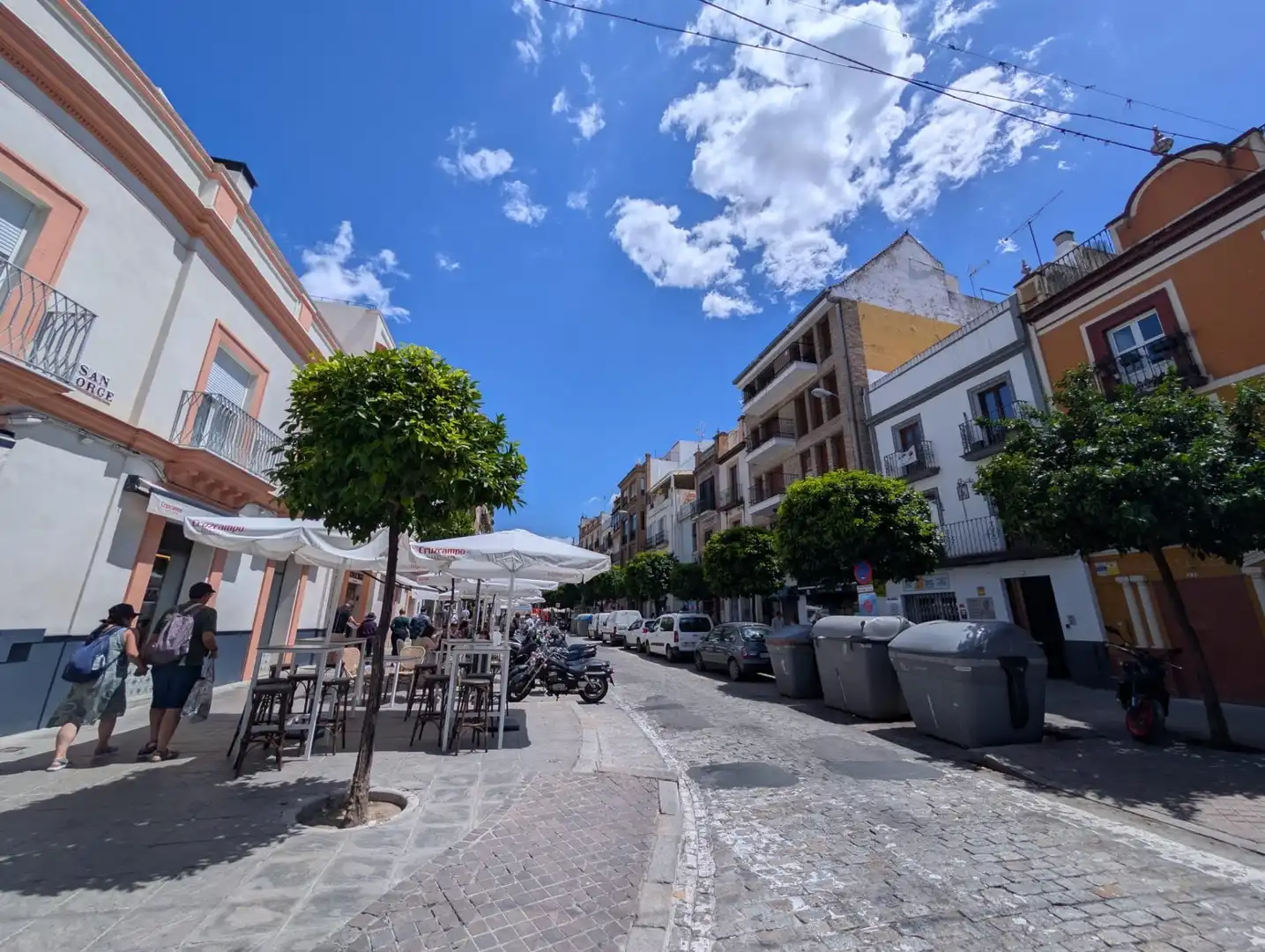Exterior view of Flat for rent in Sevilla  with Air Conditioner, Heating and Balcony