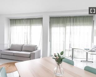 Living room of Flat to rent in  Barcelona Capital  with Air Conditioner, Heating and Furnished