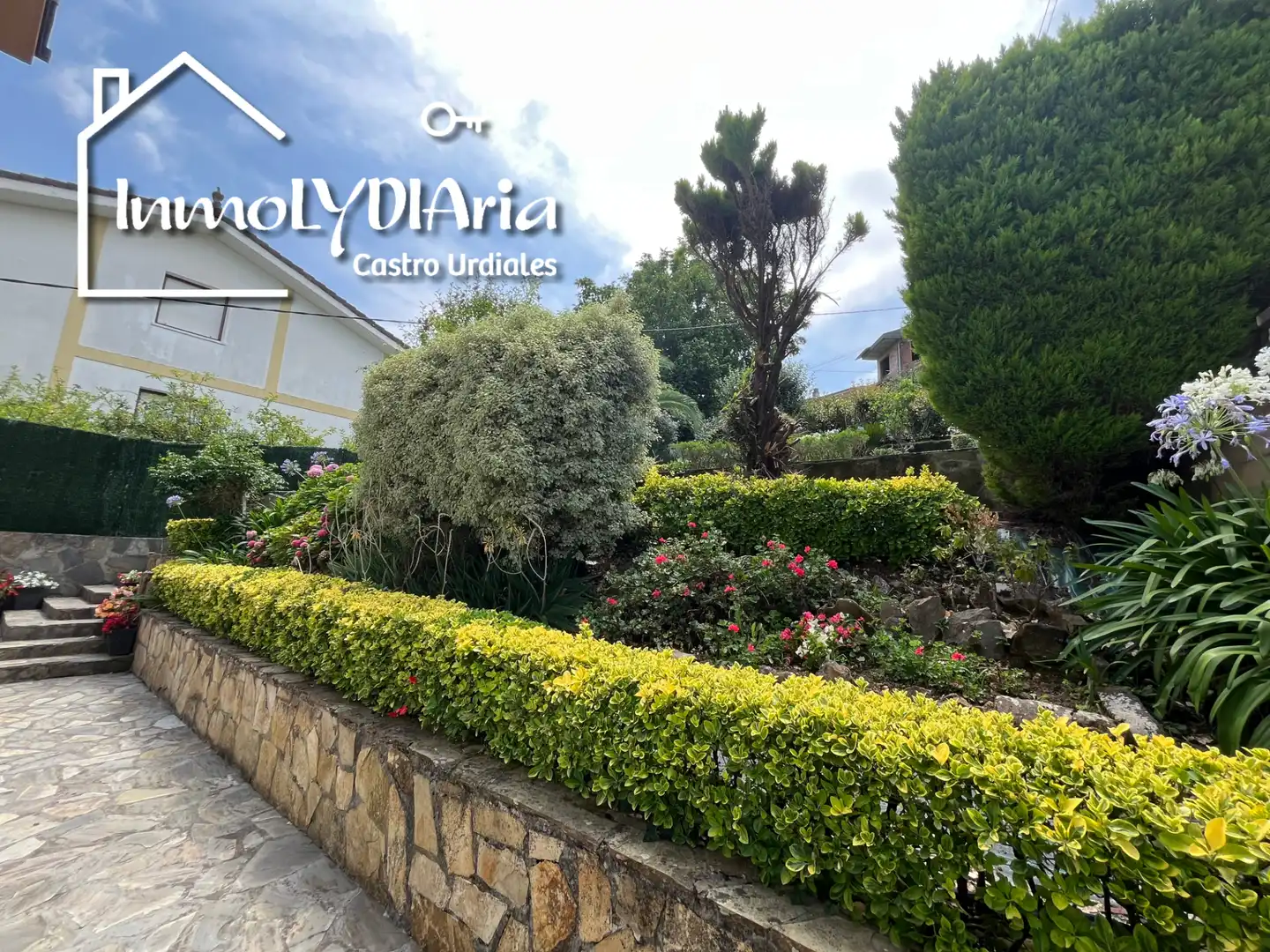 Jardí de Casa o xalet en venda en Castro-Urdiales amb Aire condicionat, Calefacció i Jardí privat