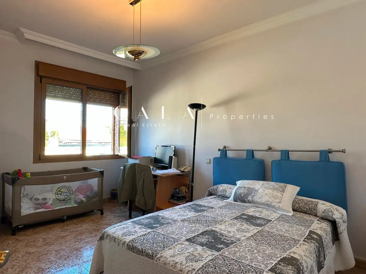 Habitación de Casa o chalet en venta en Nambroca con Aire acondicionado, Calefacción y Jardín privado