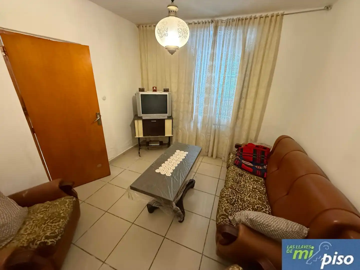 Sala d'estar de Casa o xalet en venda en Camporredondo amb Jardí privat, Parquet i Terrassa