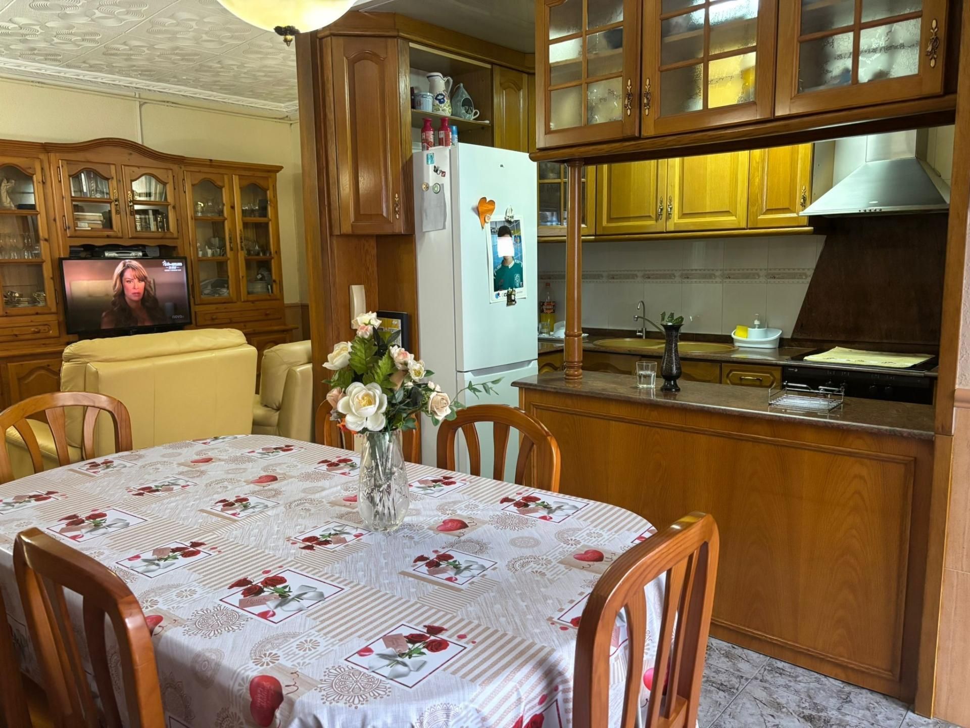 Cuina de Casa o xalet en venda en Terrassa amb Calefacció, Jardí privat i Terrassa