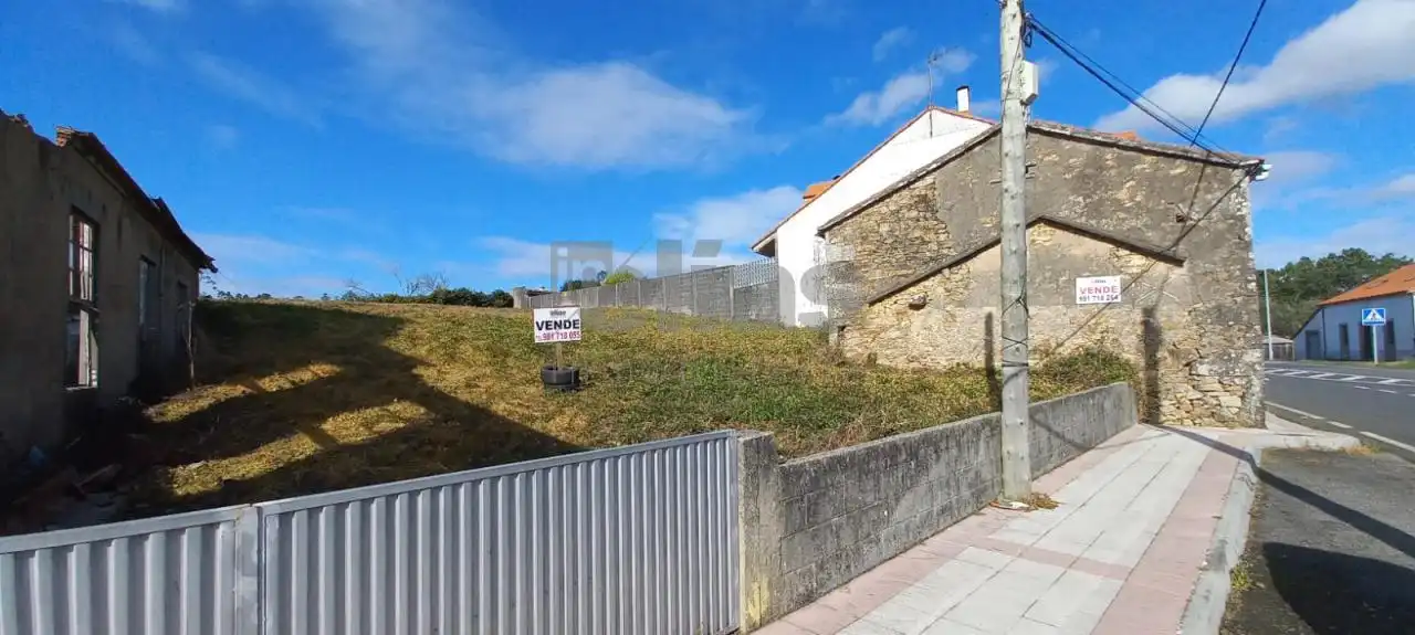 Terreni e lotti in vendita a Zas