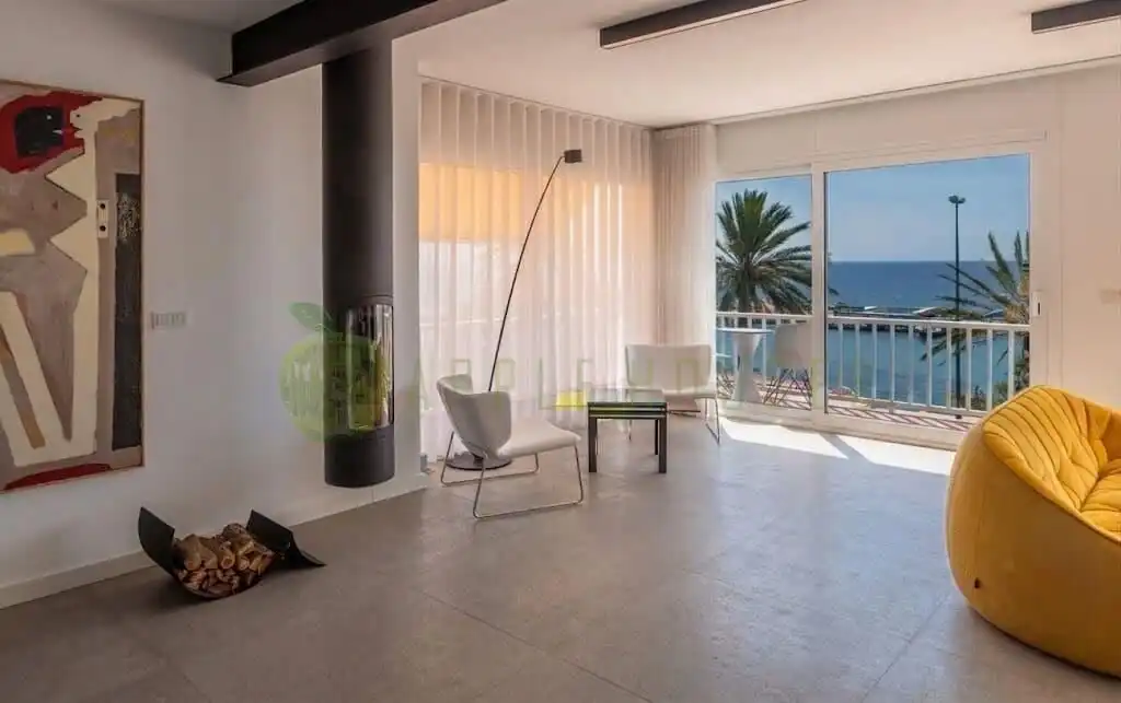 Sala de estar de Ático en venta en Sitges con Aire acondicionado, Calefacción y Terraza