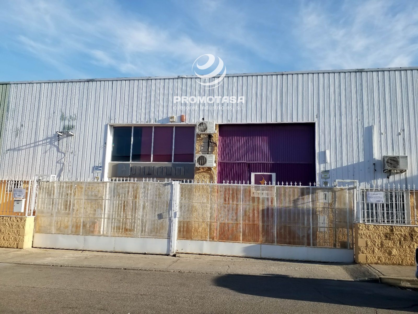 Vista exterior de Nau industrial de lloguer en Arganda del Rey amb Calefacció