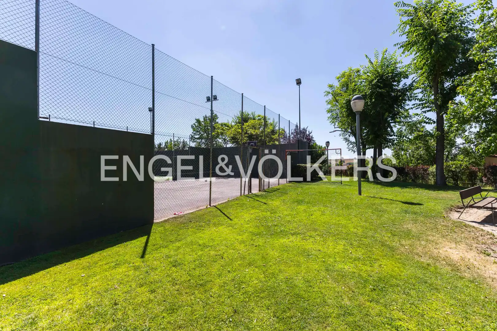 Houses for sale in La Moraleja  with Air Conditioner, Heating and Private garden