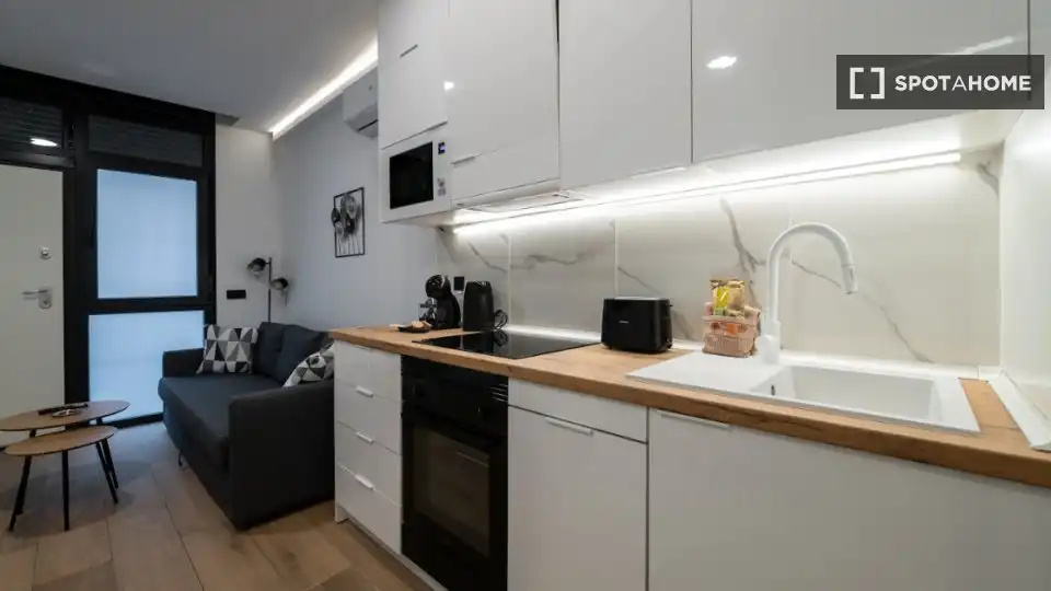 Cocina de Piso de alquiler en Madrid con Aire acondicionado, Calefacción y Amueblado