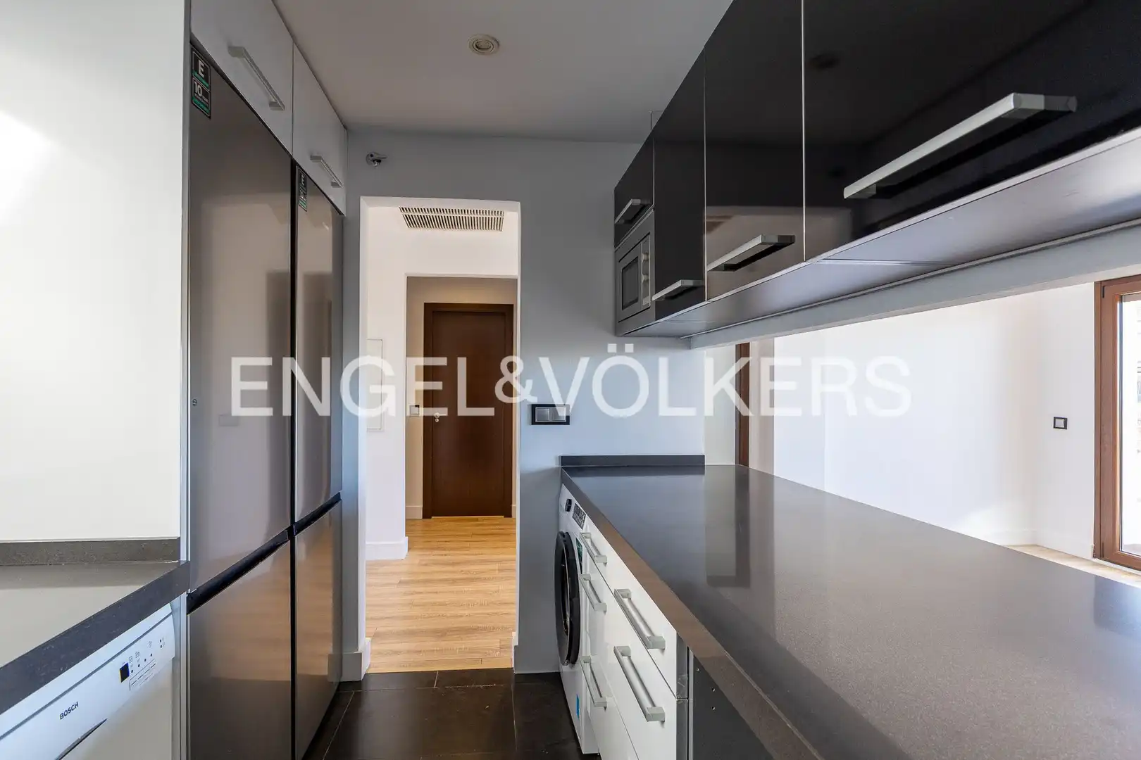 Kitchen of Flat for rent in Madrid  with Air Conditioner, Heating and Parquet flooring
