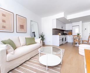 Sala d'estar de Apartament de lloguer en  Madrid Capital amb Aire condicionat, Calefacció i Traster