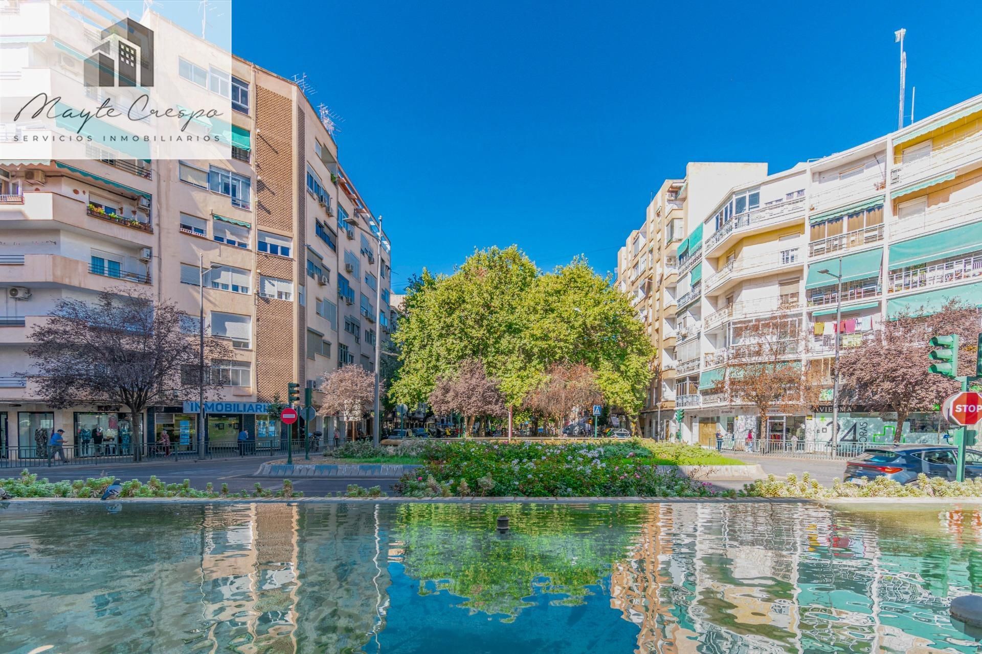 Vista exterior de Pis en venda en  Granada Capital
