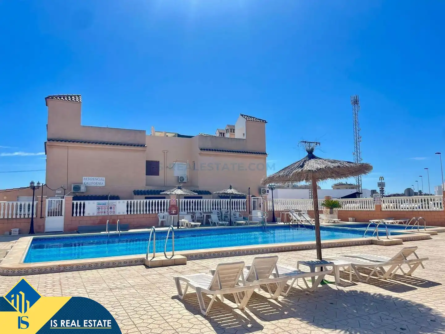Bungalow amb piscina en venda a Orihuela Costa