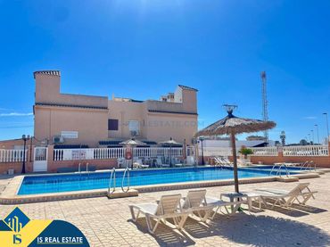 Bungalow con piscina en venta en Orihuela Costa