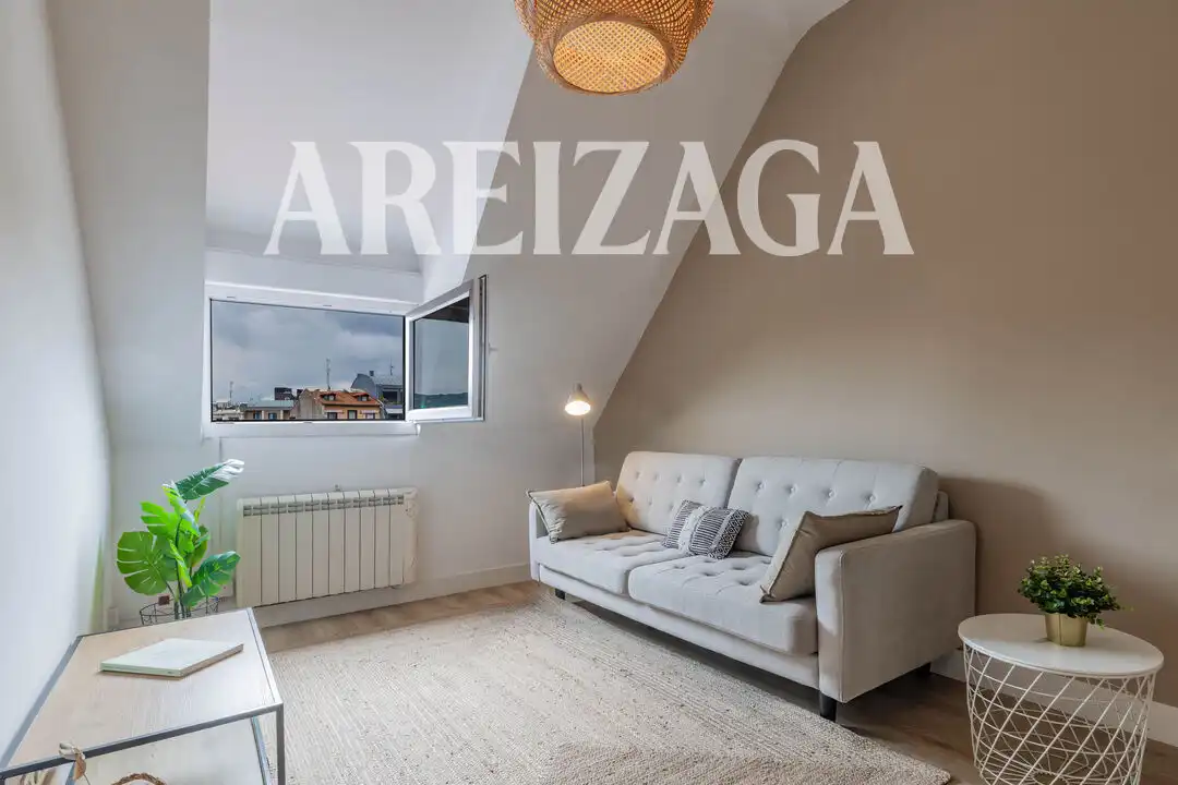Sala de estar de Ático en venta en Donostia - San Sebastián  con Calefacción y Amueblado