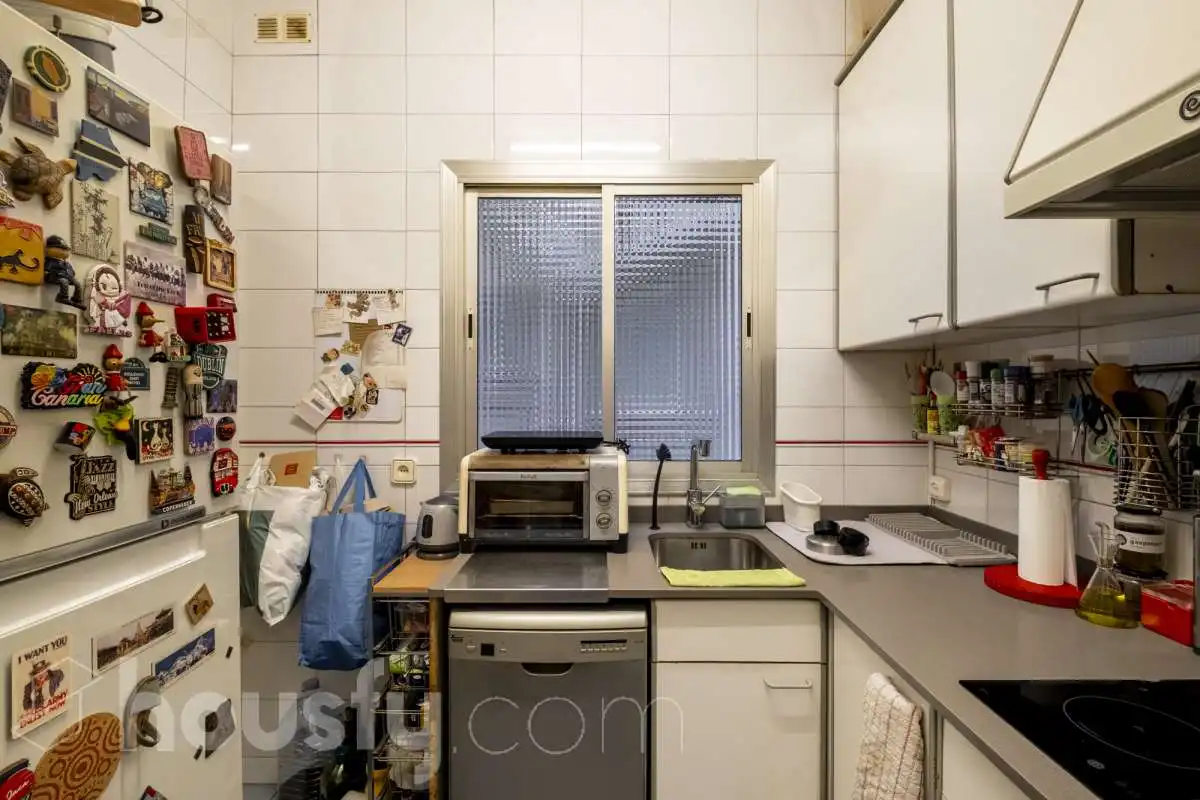 Cocina de Piso en venta en Barcelona con Balcón