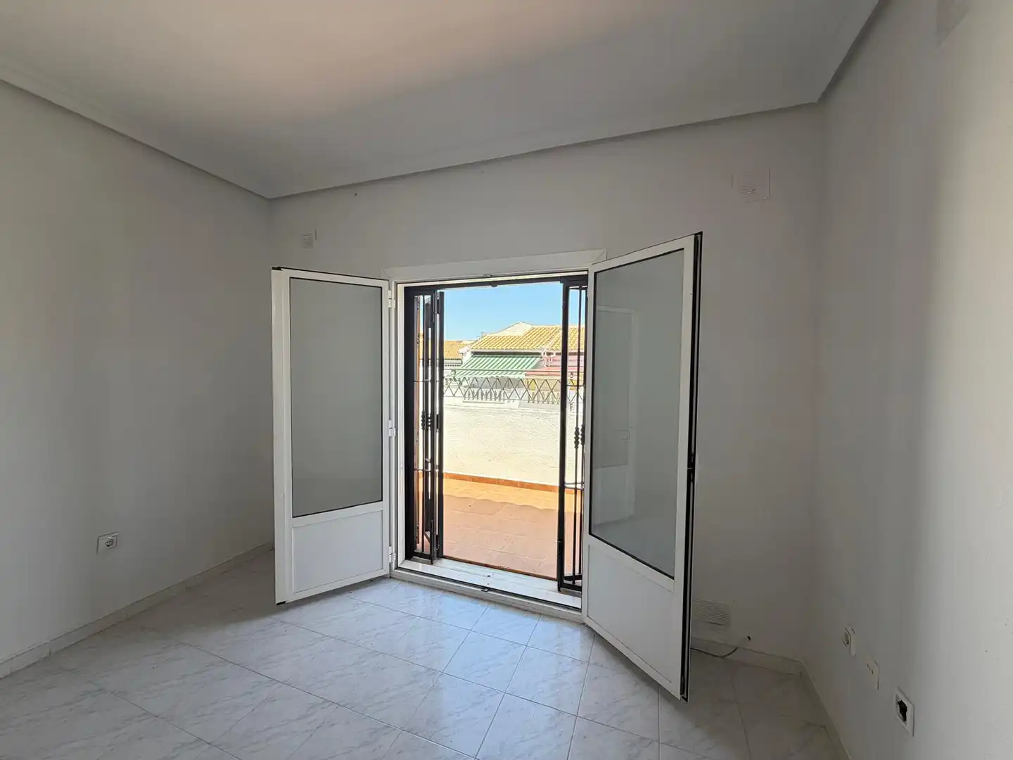 Bedroom of Flat for sale in Torrevieja  with Air Conditioner, Terrace and Community pool