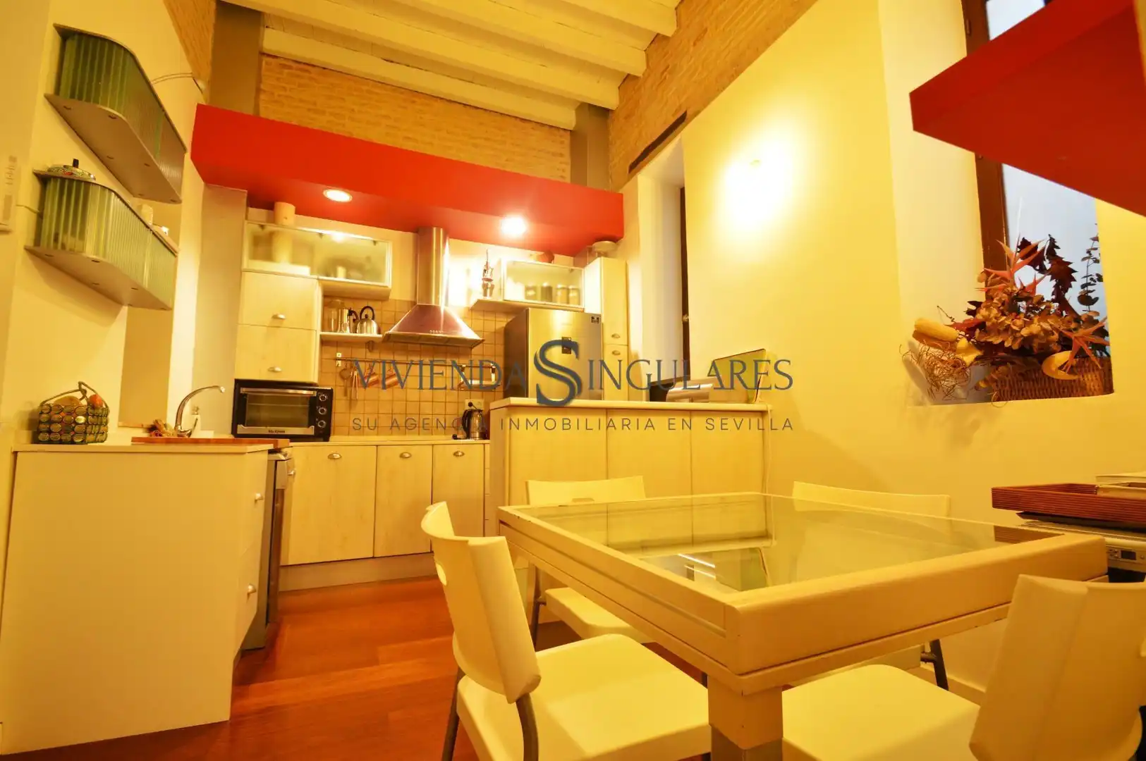 Cuina de Apartament en venda en Sevilla amb Aire condicionat i Moblat