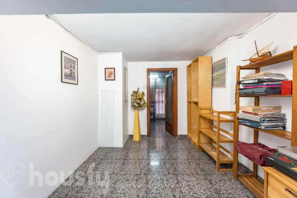 Commercial properties for sale in Barcelona  with Air Conditioner and Furnished
