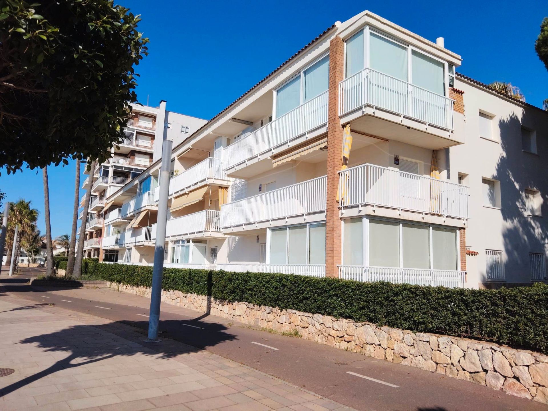 Vista exterior de Planta baja en venta en Cambrils con Calefacción, Terraza y Amueblado