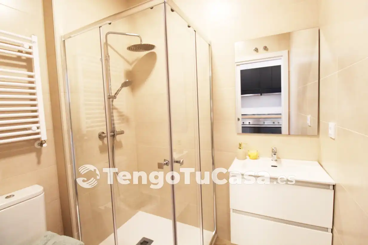 Baño de Piso en venta en Madrid con Aire acondicionado, Calefacción y Amueblado