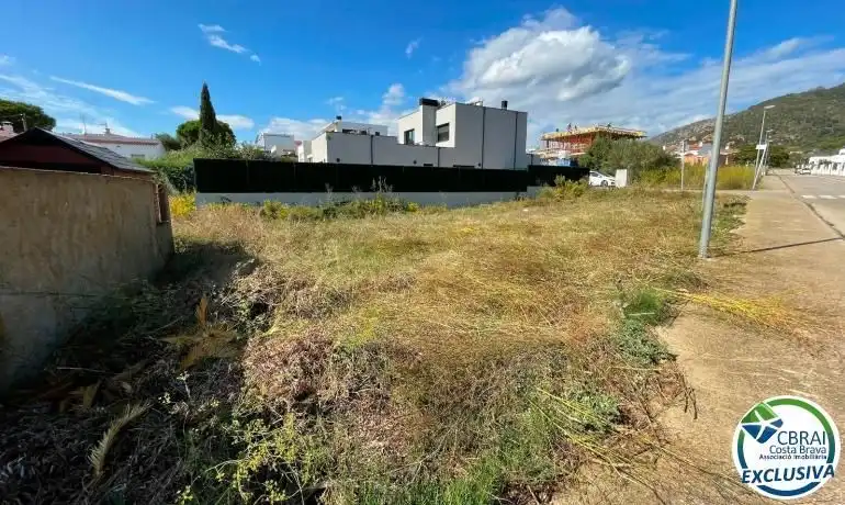 Grundstücke und Bauplätze zum Verkauf in Bages 18