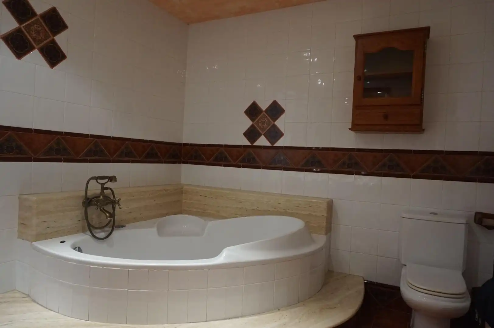 Bany de Casa o xalet en venda en Elche / Elx amb Jardí privat, Terrassa i Traster