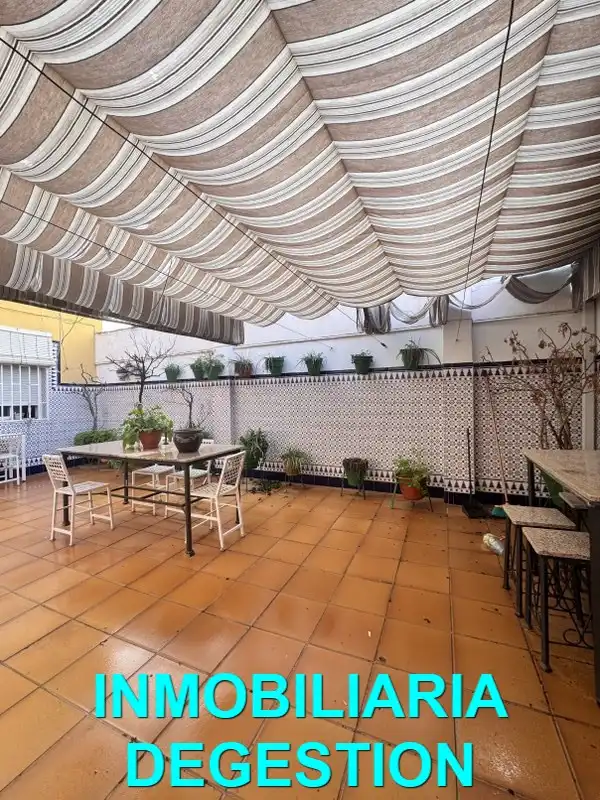 Terrassa de Casa o xalet en venda en Linares amb Aire condicionat, Jardí privat i Terrassa