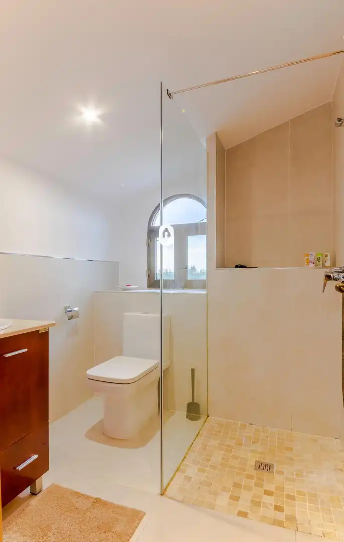 Badezimmer von Country house zum Verkauf in Inca mit Klimaanlage, Heizung und Privatgarten
