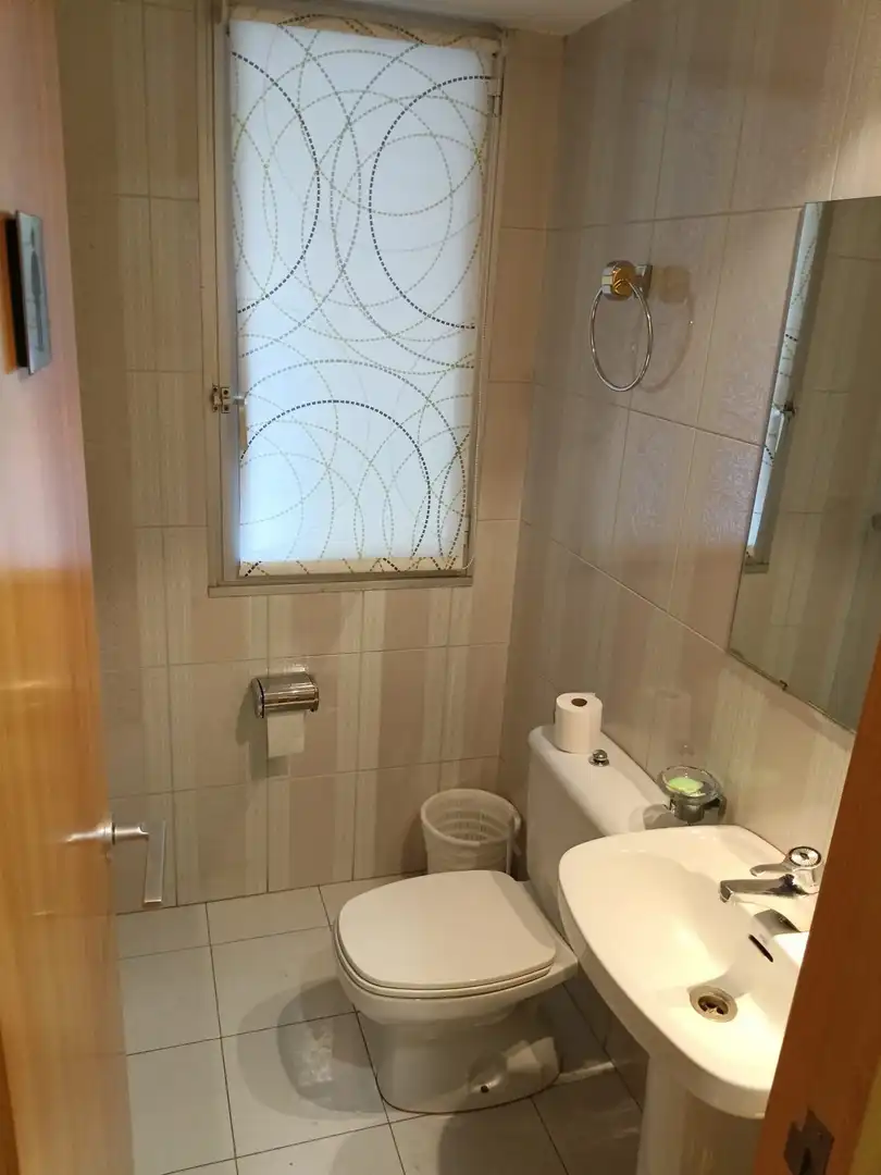 Baño de Oficina de alquiler en Iturrama