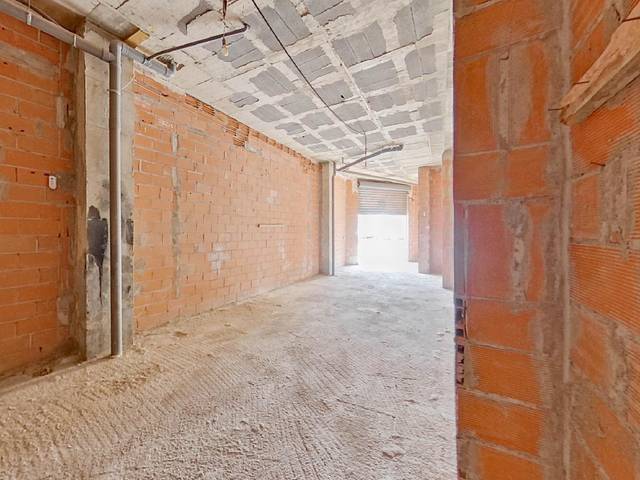 Local comercial en Venta en Ciutat del Transport - La Salera