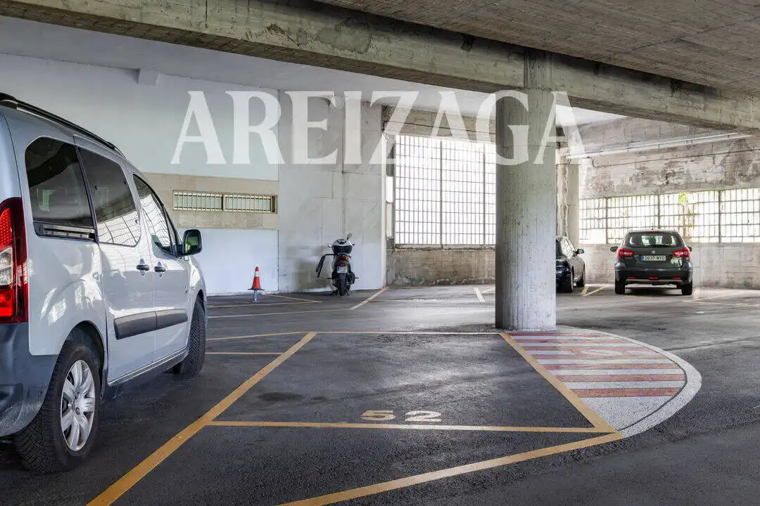 Parking de Piso en venta en Donostia - San Sebastián  con Aire acondicionado, Calefacción y Jardín privado
