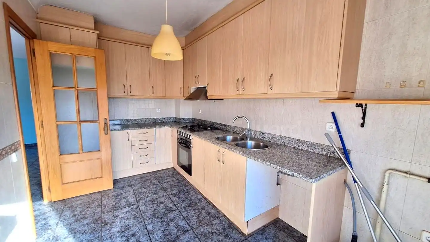 Maison mitoyenne avec jardin à vendre à Nucli Urbà, imagen 8