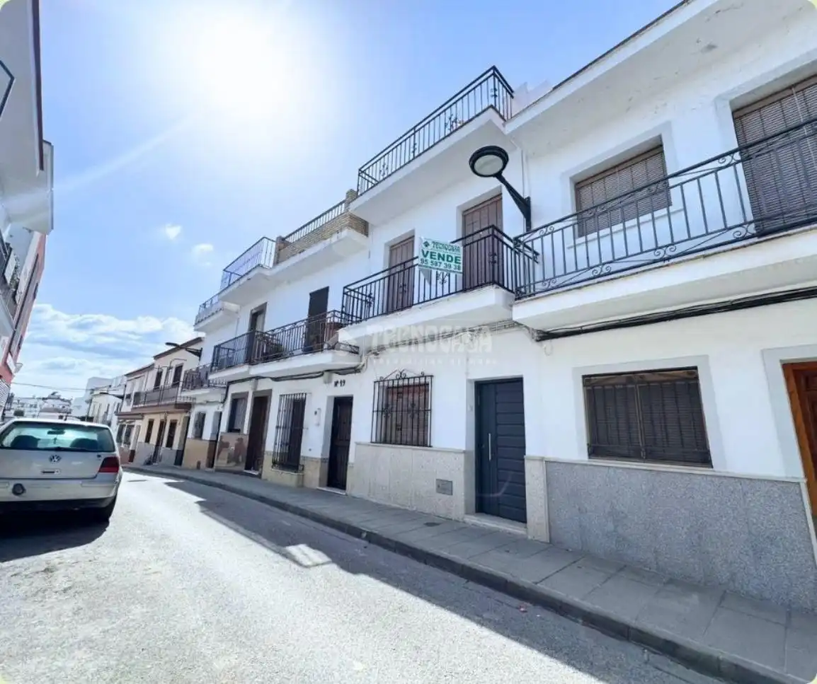 Vista exterior de Casa o chalet en venta en Las Cabezas de San Juan con Balcón