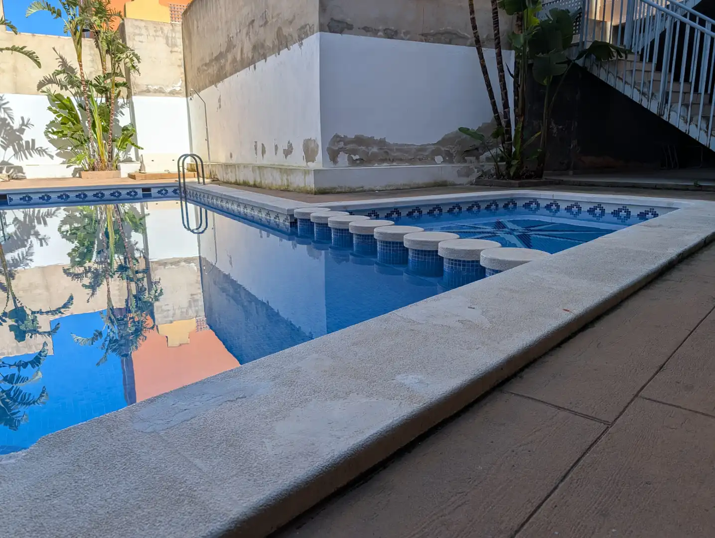 Piscina de Casa adosada en venda en Gilet amb Aire condicionat, Terrassa i Traster