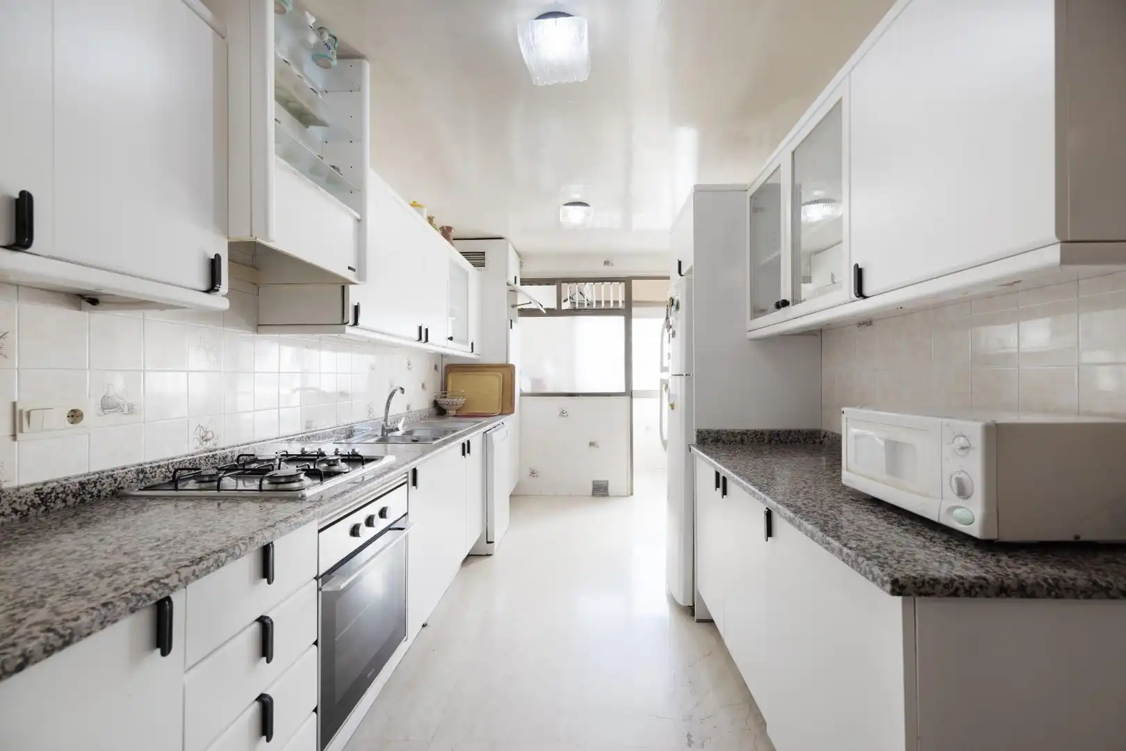 Kitchen of Flat for sale in Sevilla  with Air Conditioner, Heating and Terrace