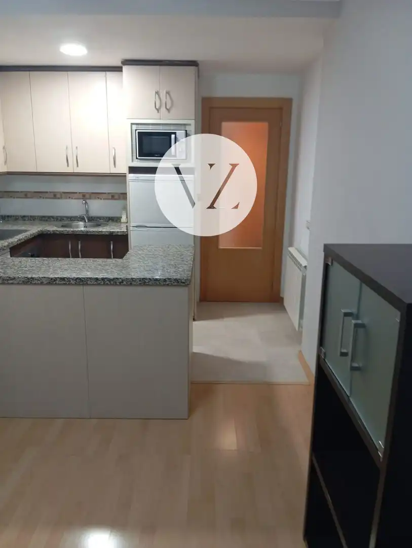 Cuina de Apartament de lloguer en Salamanca amb Calefacció, Terrassa i Moblat