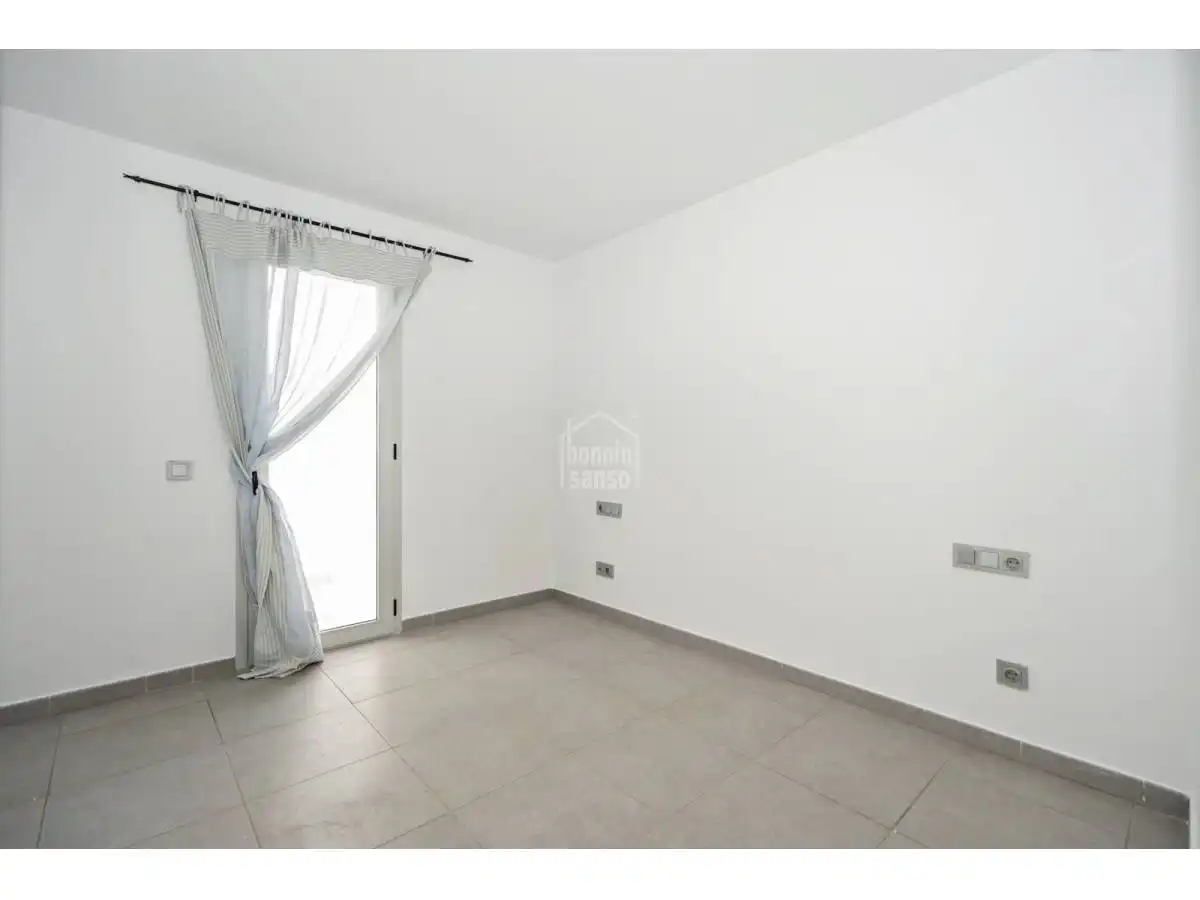 Dormitori de Apartament en venda en Es Mercadal amb Calefacció, Terrassa i Piscina