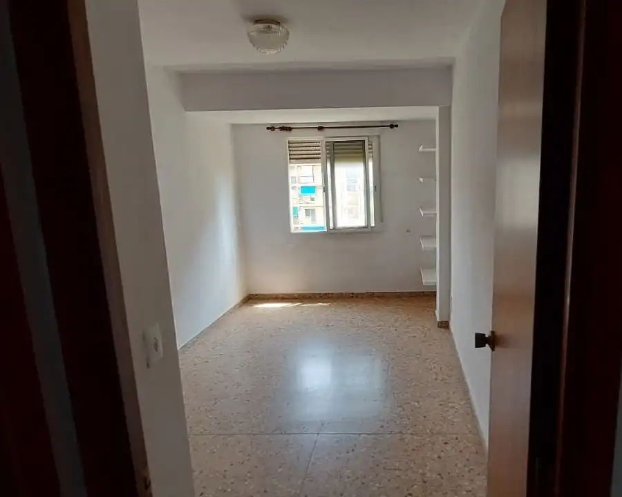 Habitación de Piso en venta en Valencia con Horno y Balcón