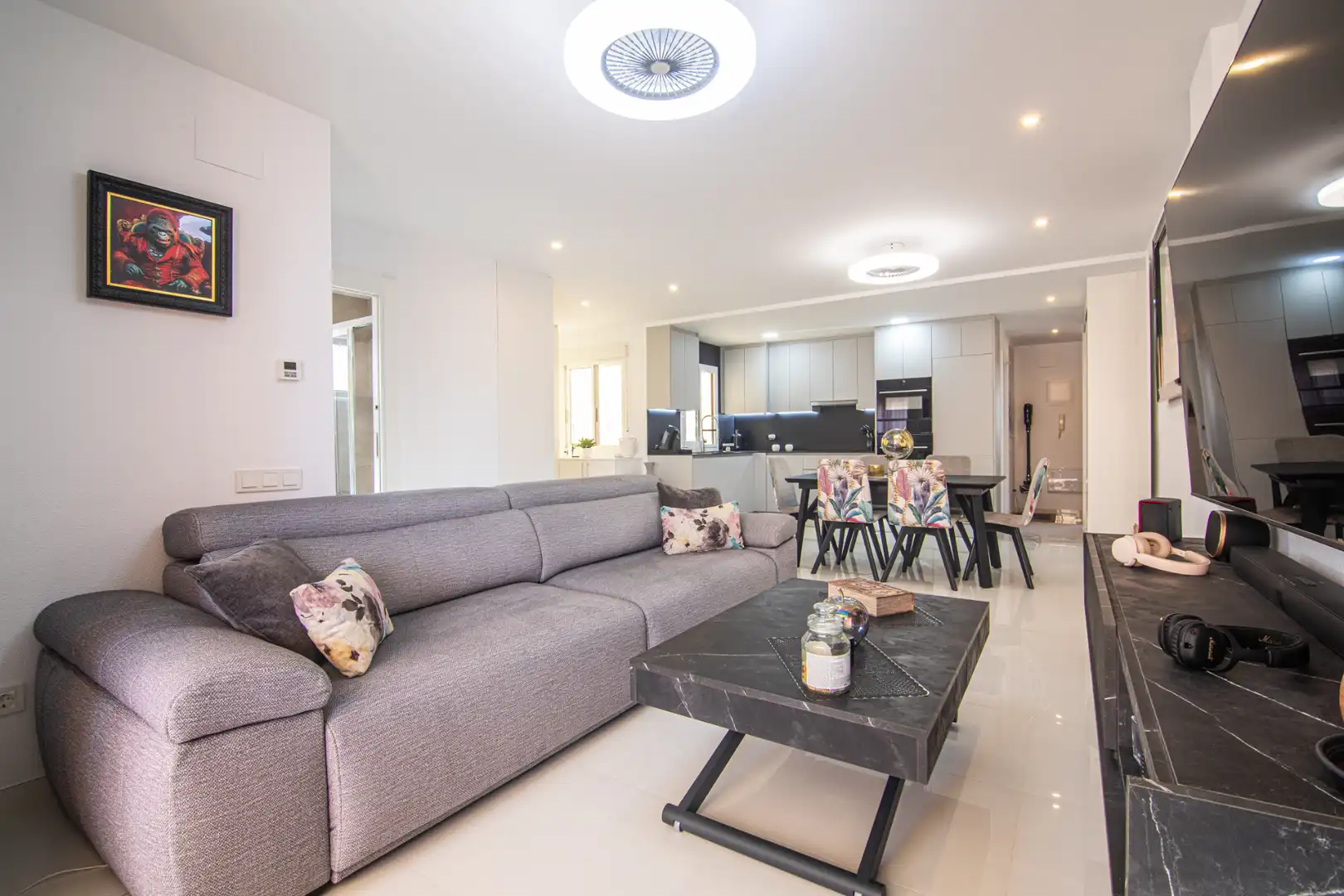 Sala d'estar de Apartament en venda en Santa Pola amb Aire condicionat, Moblat i Balcó