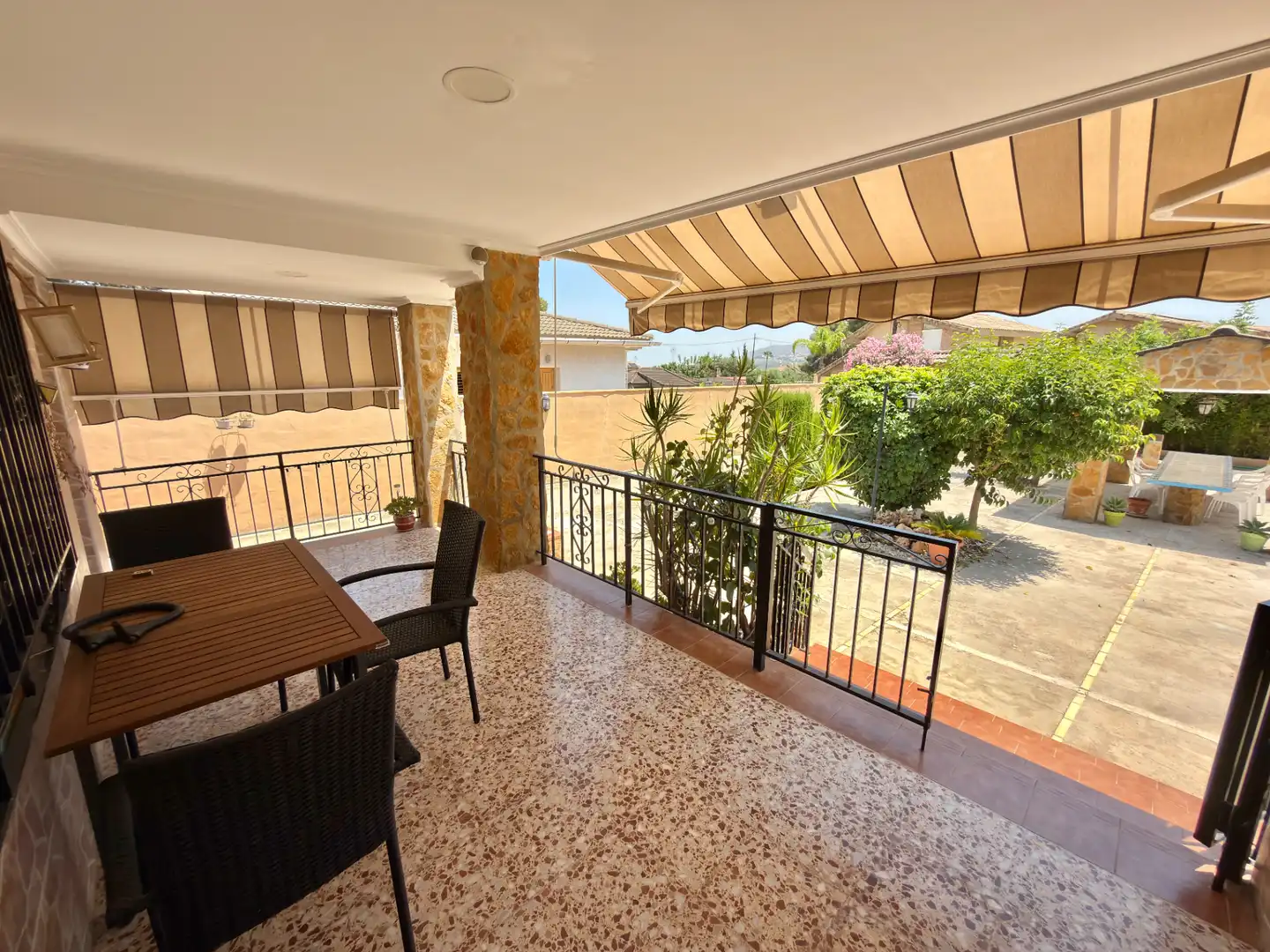 Terrassa de Casa o xalet en venda en Chiva amb Aire condicionat, Jardí privat i Terrassa