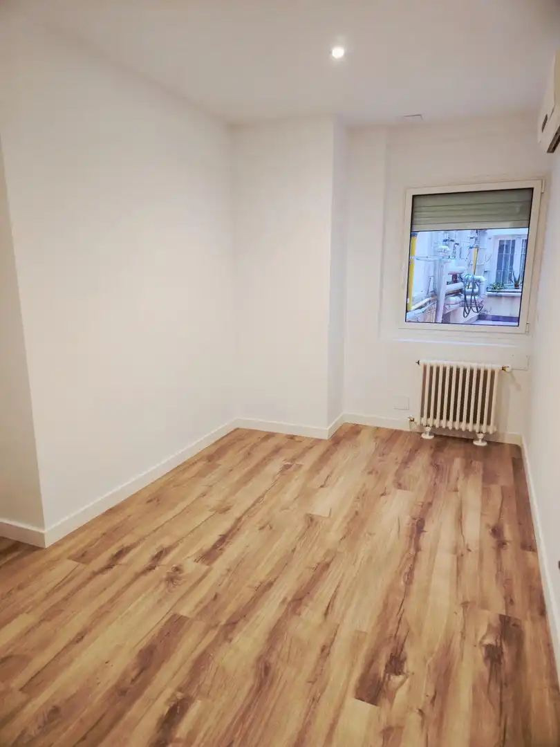 Habitación de Piso en venta en Madrid con Aire acondicionado y Calefacción