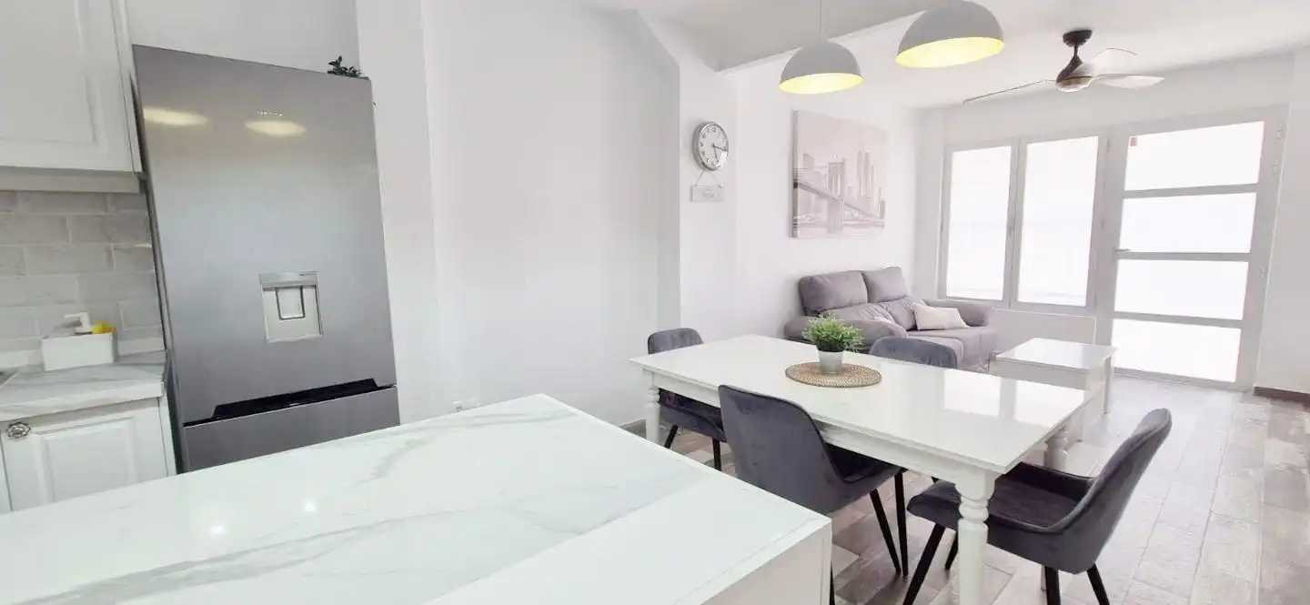 Dining room of Ground floor for share in Elche / Elx  with Air Conditioner and Furnished