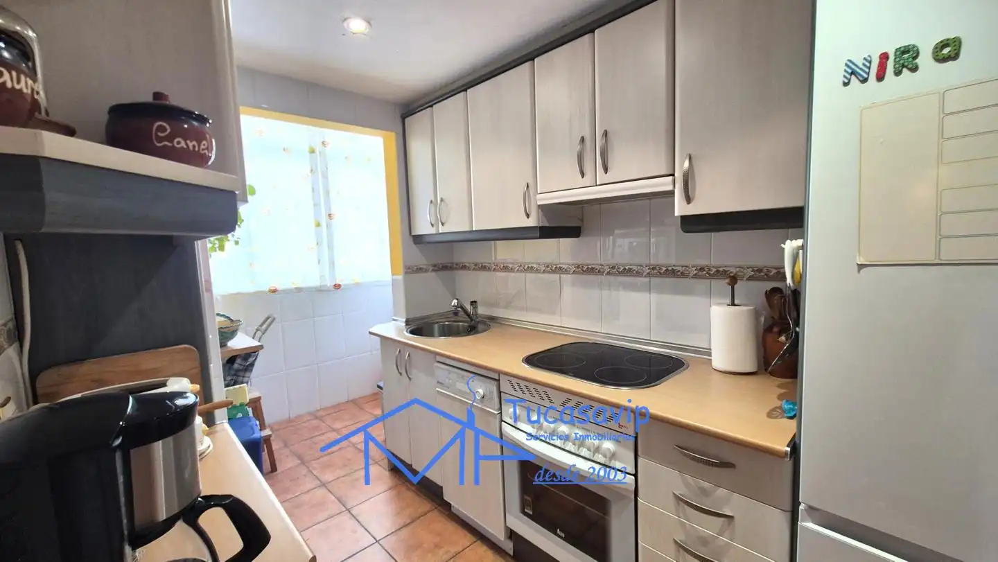 Cocina de Piso en venta en Pelayos de la Presa con Terraza y Piscina