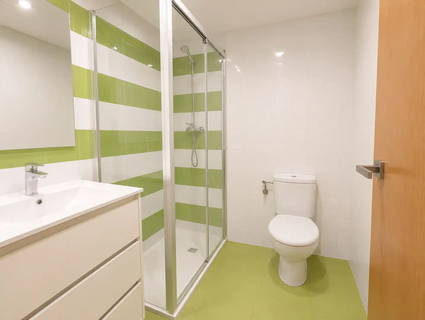 Bathroom of Duplexes for sale in Manresa  with Air Conditioner, Heating and Parquet flooring