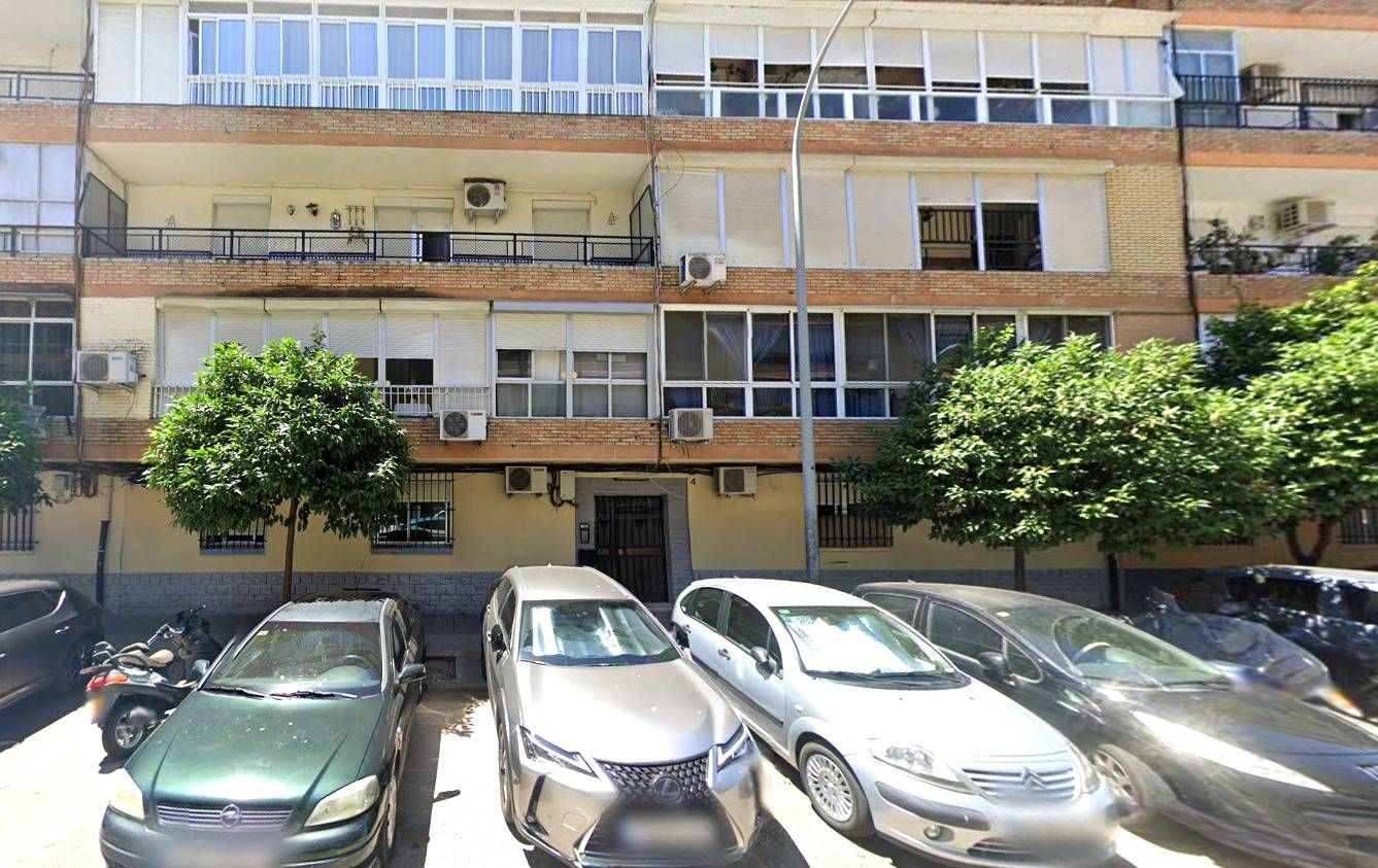 Vista exterior de Pis en venda en  Sevilla Capital amb Terrassa